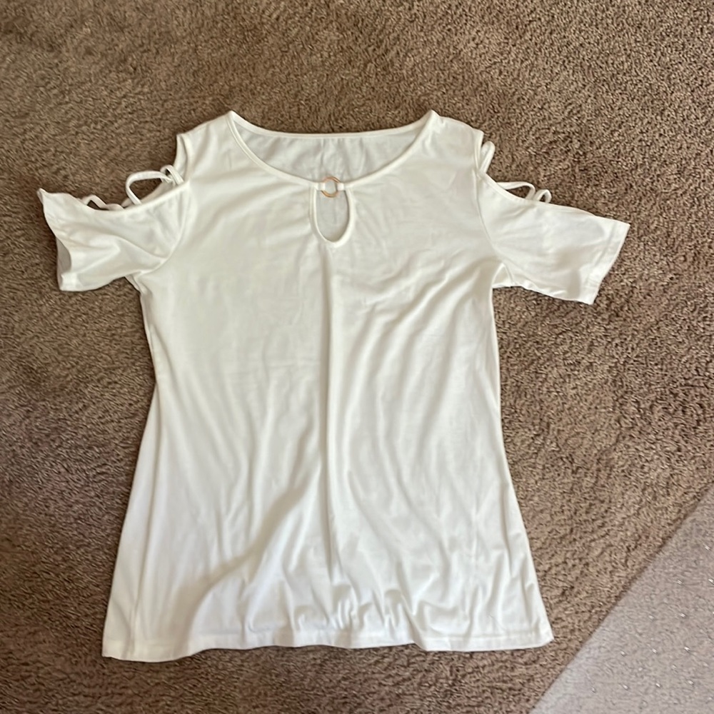Open shoulder shirt